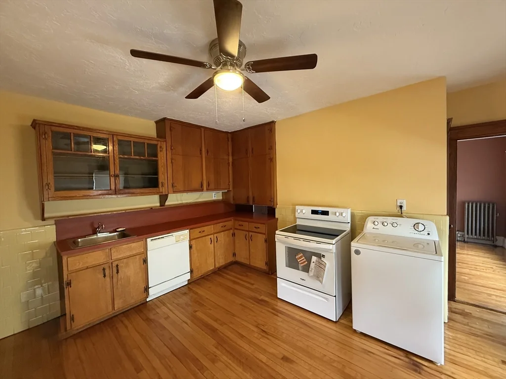 3 bed, 1 bath apartment for rent at 446 Chandler St Unit 1, Worcester — photo 2 of 13