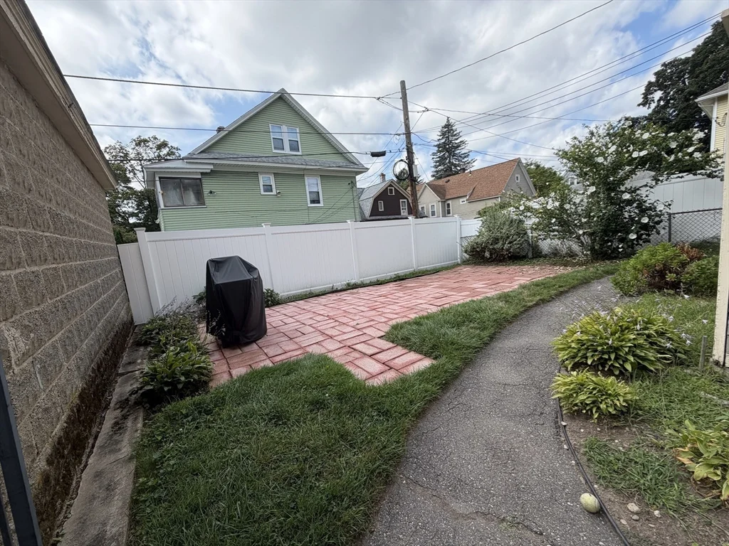 3 bed, 1 bath apartment for rent at 446 Chandler St Unit 2, Worcester — photo 14 of 14