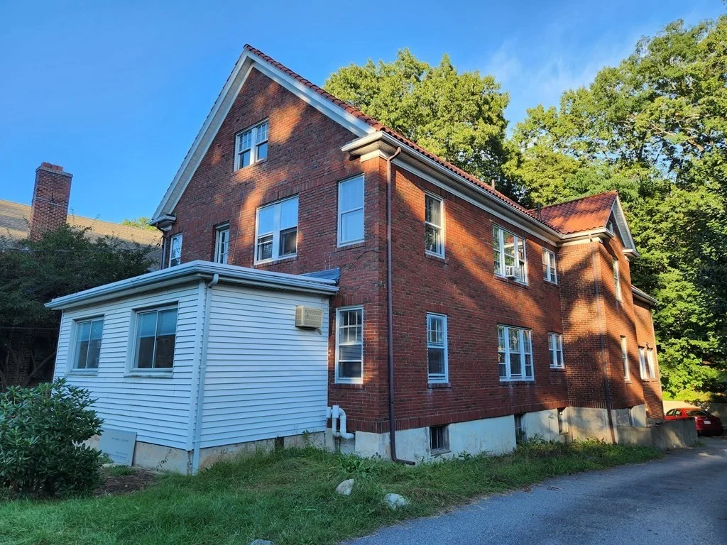 4 bed, 2 bath apartment for rent at 446 Lowell Ave Unit 1, Newtonville — photo 24 of 27