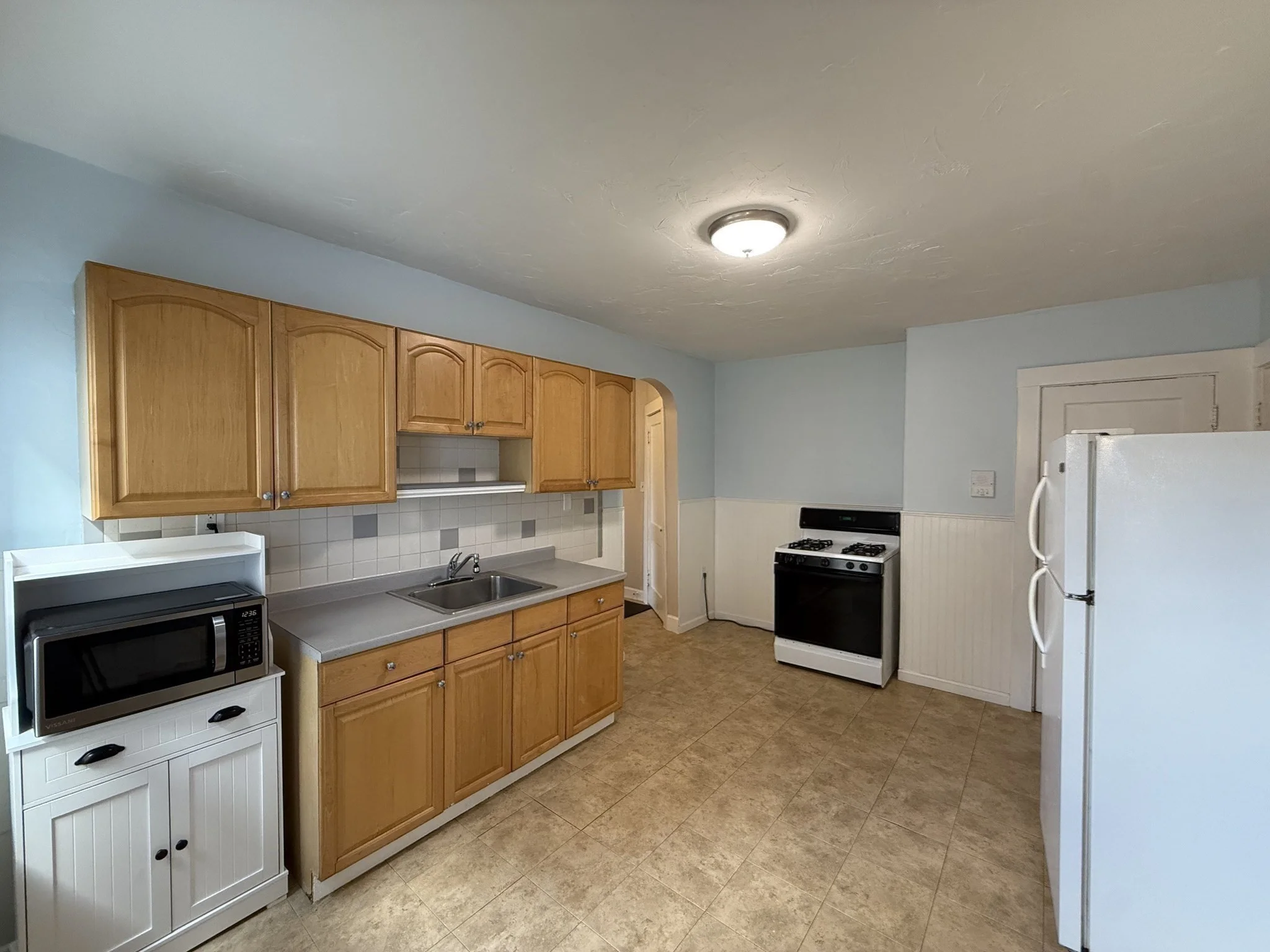 1 bed, 1 bath apartment for rent at 4463 Washington St Unit 1, Roslindale — photo 8 of 13