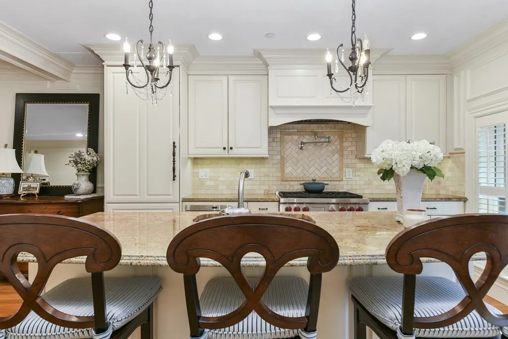 3 bed, 2.5 bath apartment for rent at 447 Beacon St Unit 1, Back Bay — photo 6 of 19