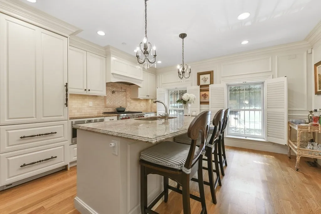 3 bed, 2.5 bath apartment for rent at 447 Beacon St Unit 1, Back Bay — photo 5 of 19