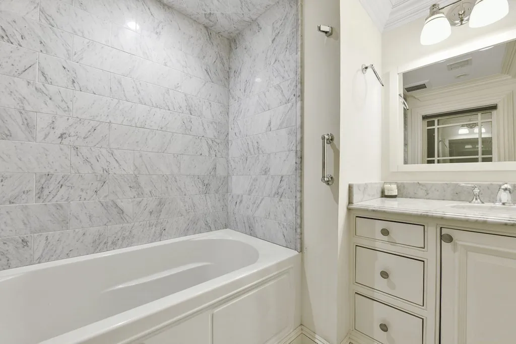 3 bed, 2.5 bath apartment for rent at 447 Beacon St Unit 1, Back Bay — photo 14 of 19