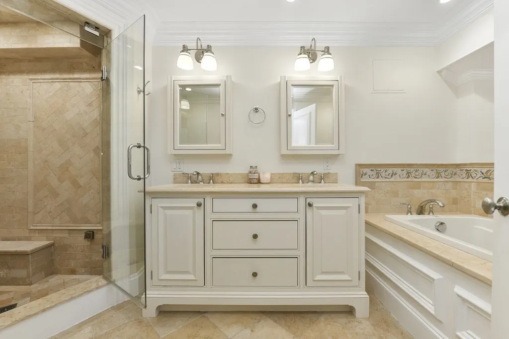 3 bed, 2.5 bath apartment for rent at 447 Beacon St Unit 1, Back Bay — photo 10 of 19