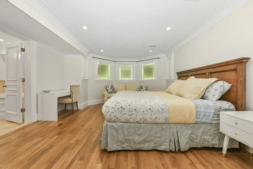 3 bed, 2.5 bath apartment for rent at 447 Beacon St Unit 1, Back Bay — photo 8 of 19