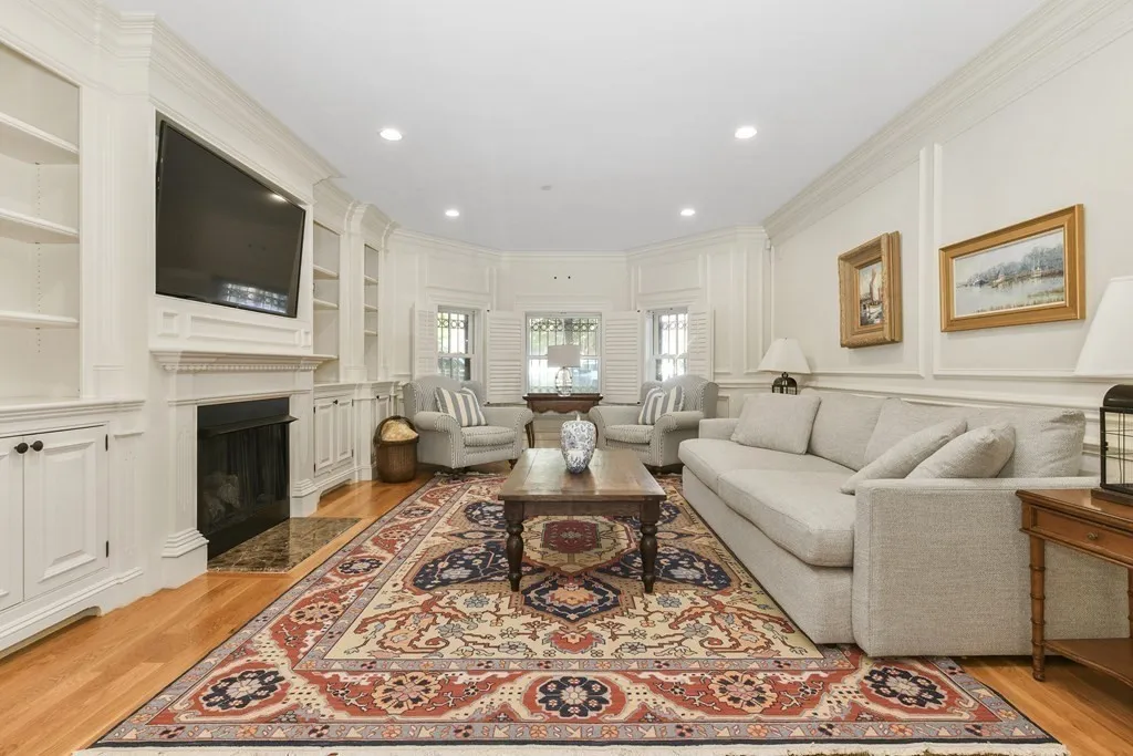 3 bed, 2.5 bath apartment for rent at 447 Beacon St Unit 1, Back Bay — photo 2 of 19
