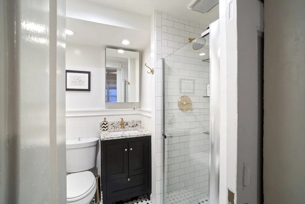 1 bed, 1 bath apartment for rent at 447 Marlborough St Unit 2, Back Bay — photo 11 of 15