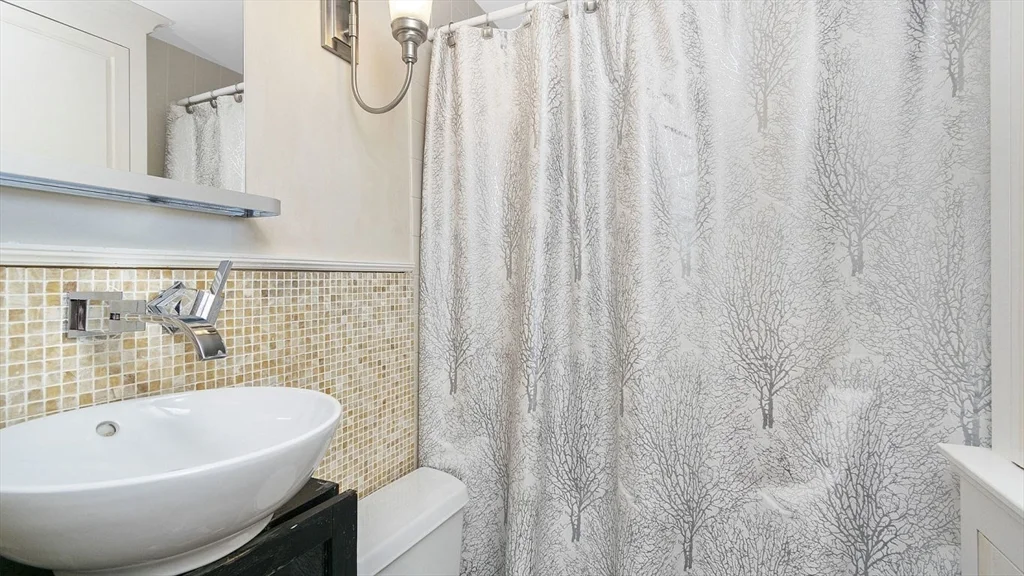 1 bed, 1 bath apartment for rent at 447 Marlborough Unit 3, Back Bay — photo 14 of 16