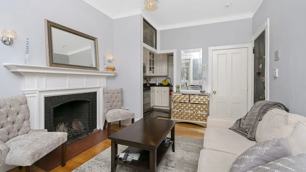 1 bed, 1 bath apartment for rent at 447 Marlborough Unit 3, Back Bay — photo 4 of 16
