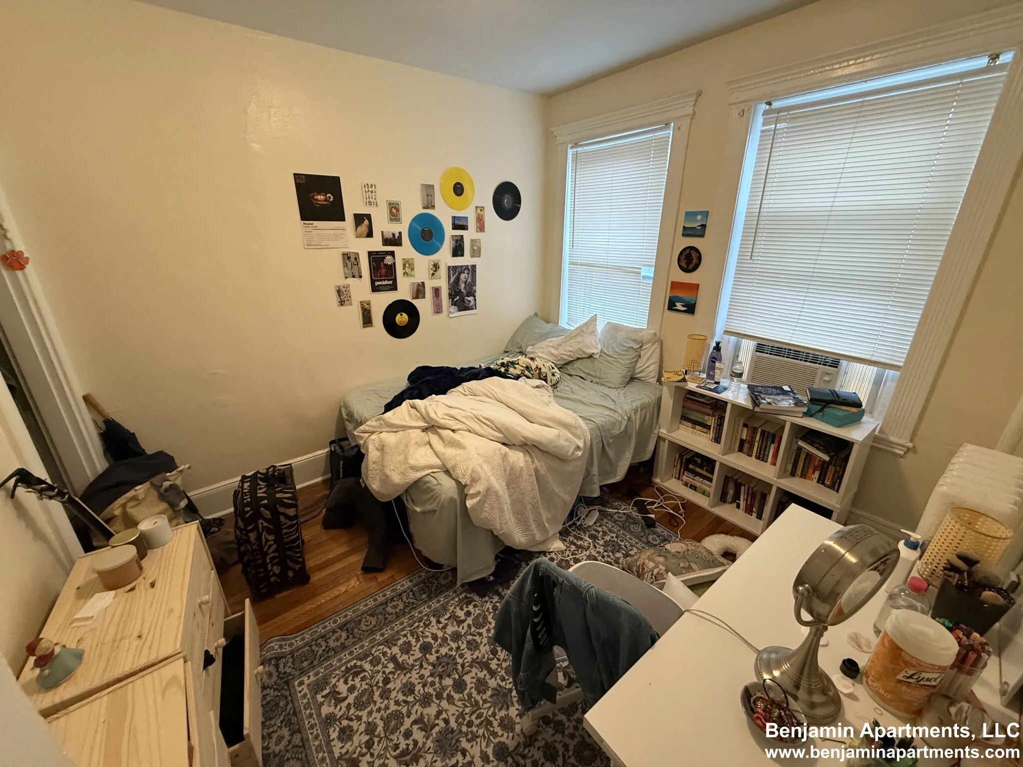 3 bed, 1 bath apartment for rent at 447 Park Dr Unit 2A, Fenway — photo 2 of 8