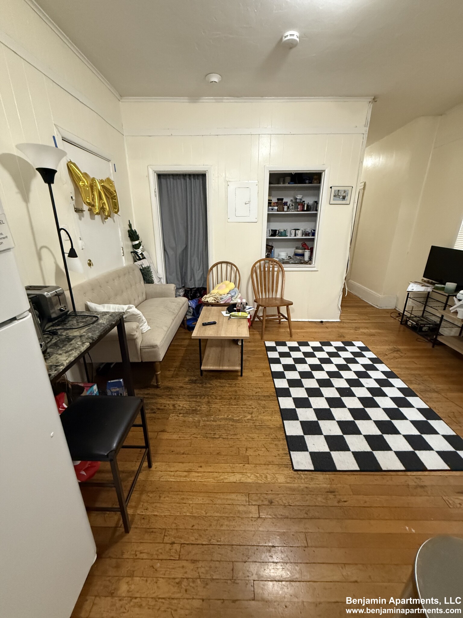 3 bed, 1 bath apartment for rent at 447 Park Dr Unit 2AA, Fenway — photo 2 of 10