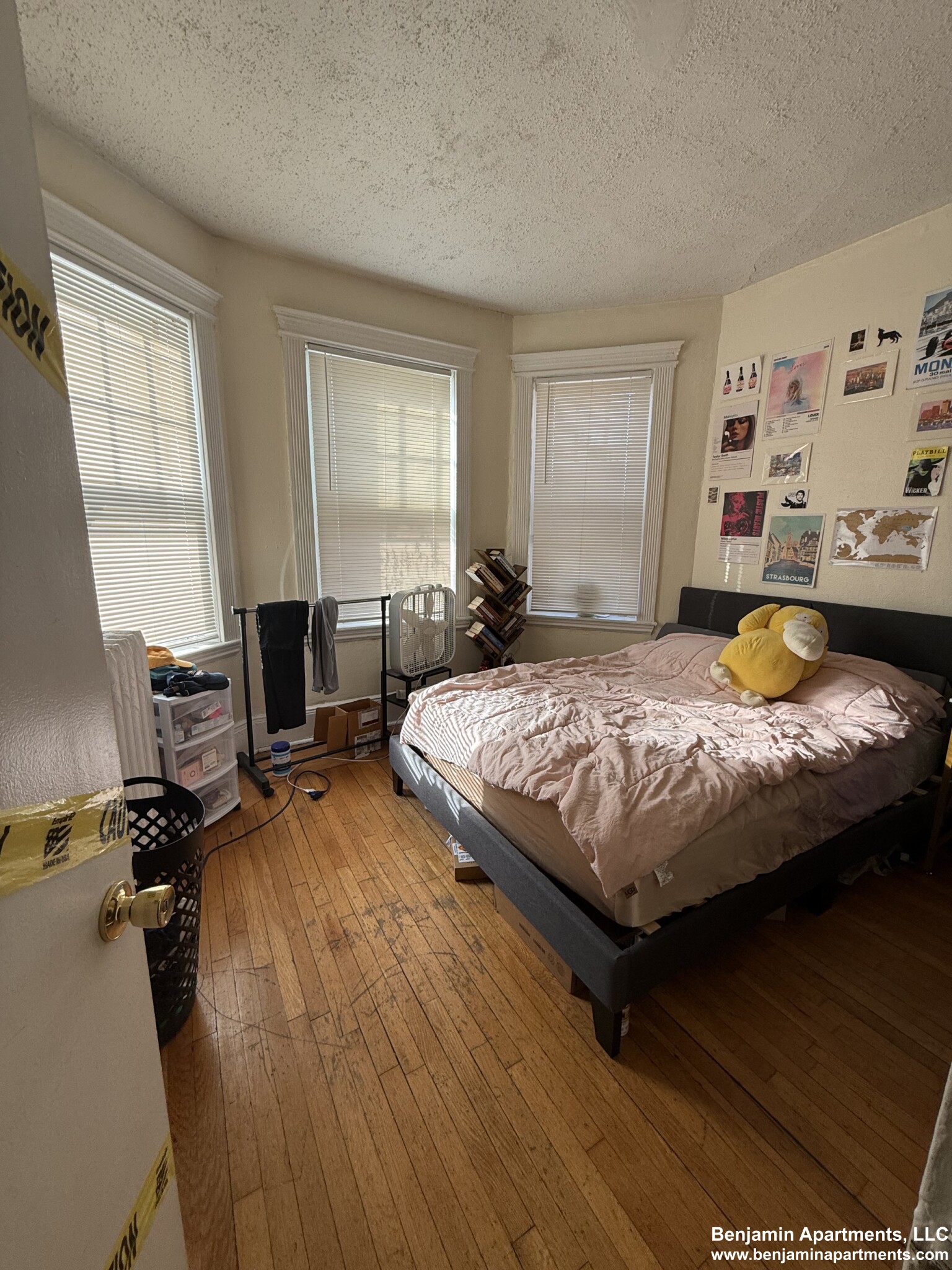 3 bed, 1 bath apartment for rent at 447 Park Dr Unit 2AA, Fenway