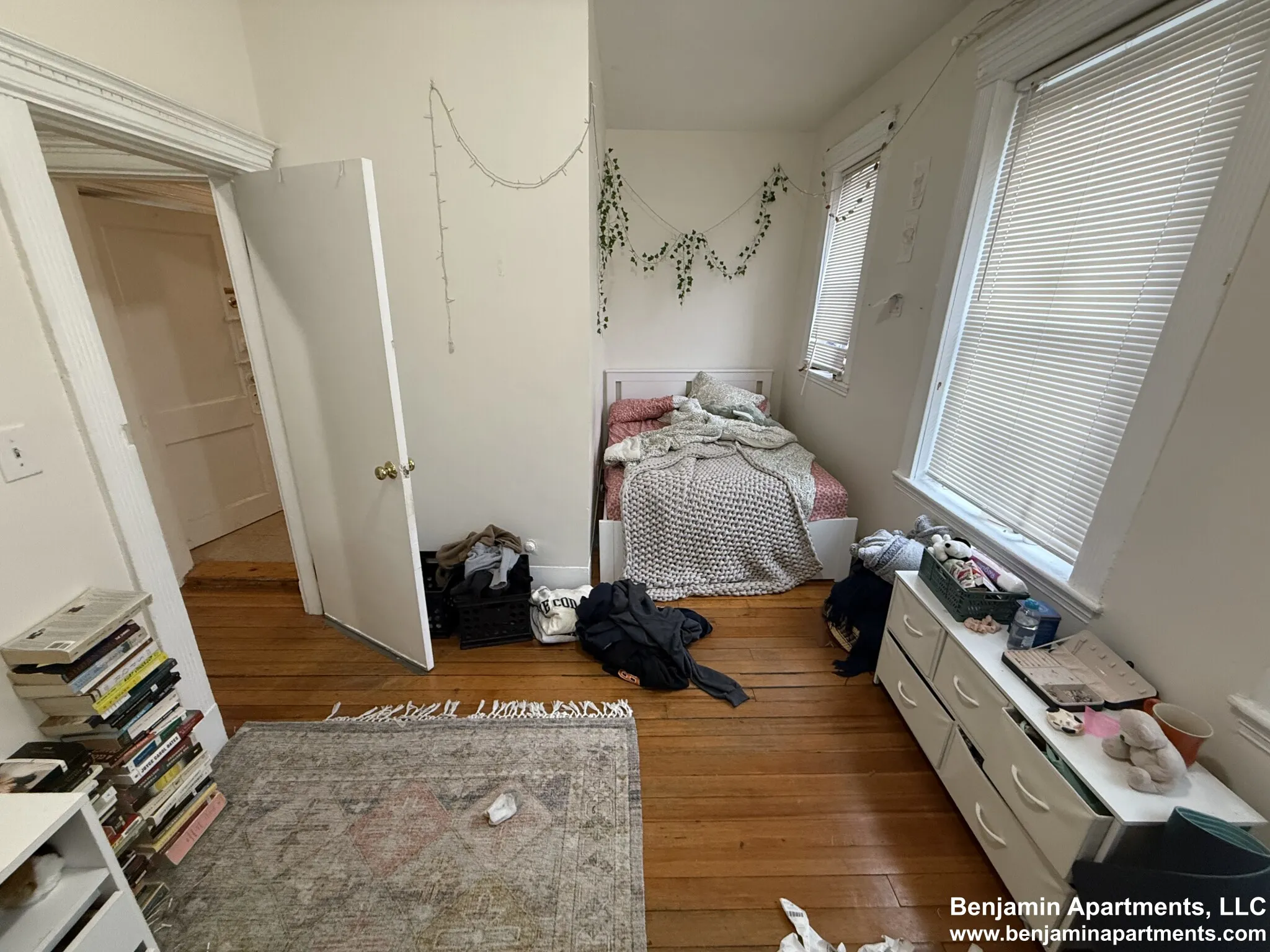 2 bed, 1 bath apartment for rent at 447 Park Dr Unit 2C, Fenway — photo 3 of 6