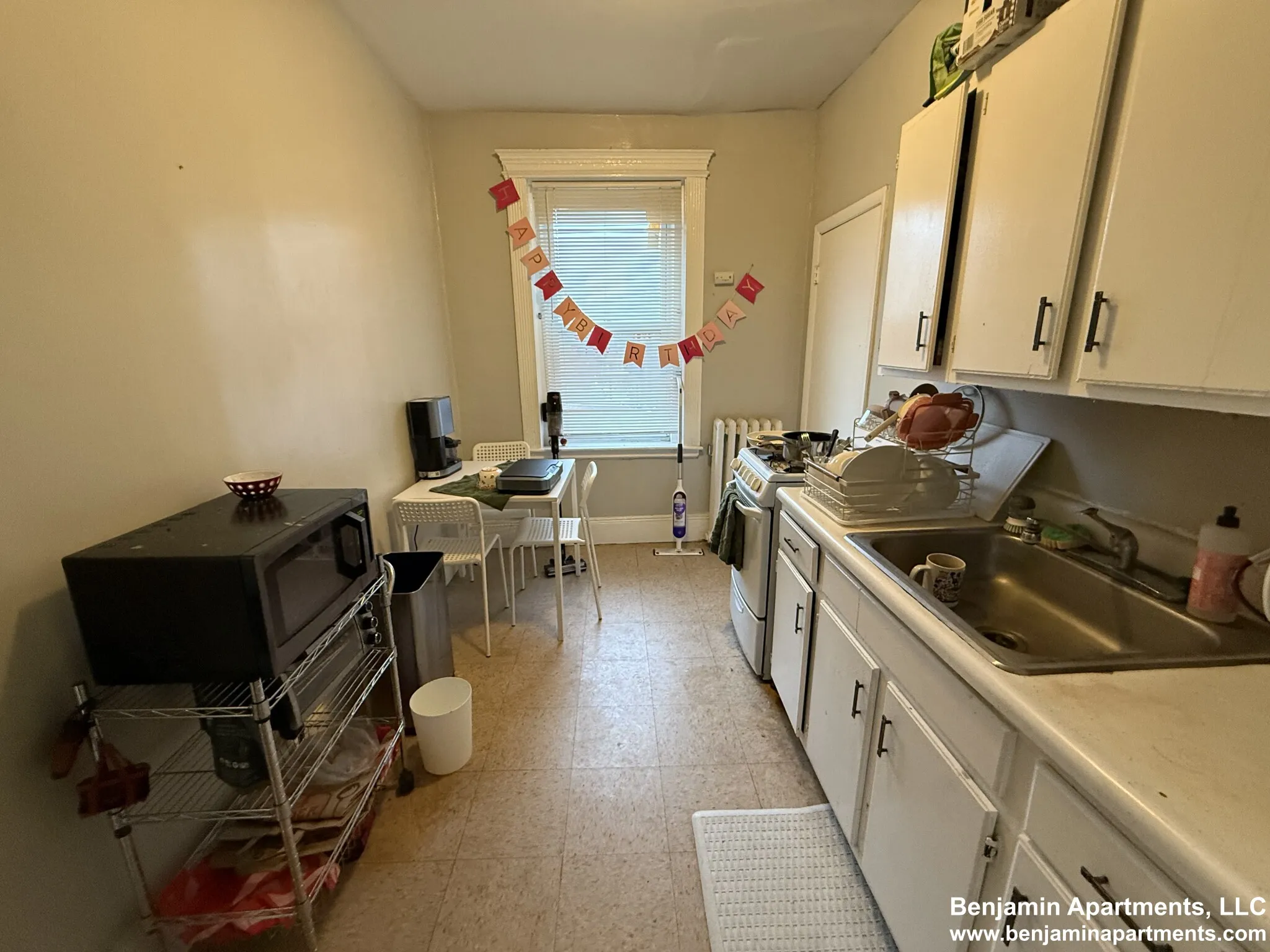 2 bed, 1 bath apartment for rent at 447 Park Dr Unit 2C, Fenway — photo 4 of 6