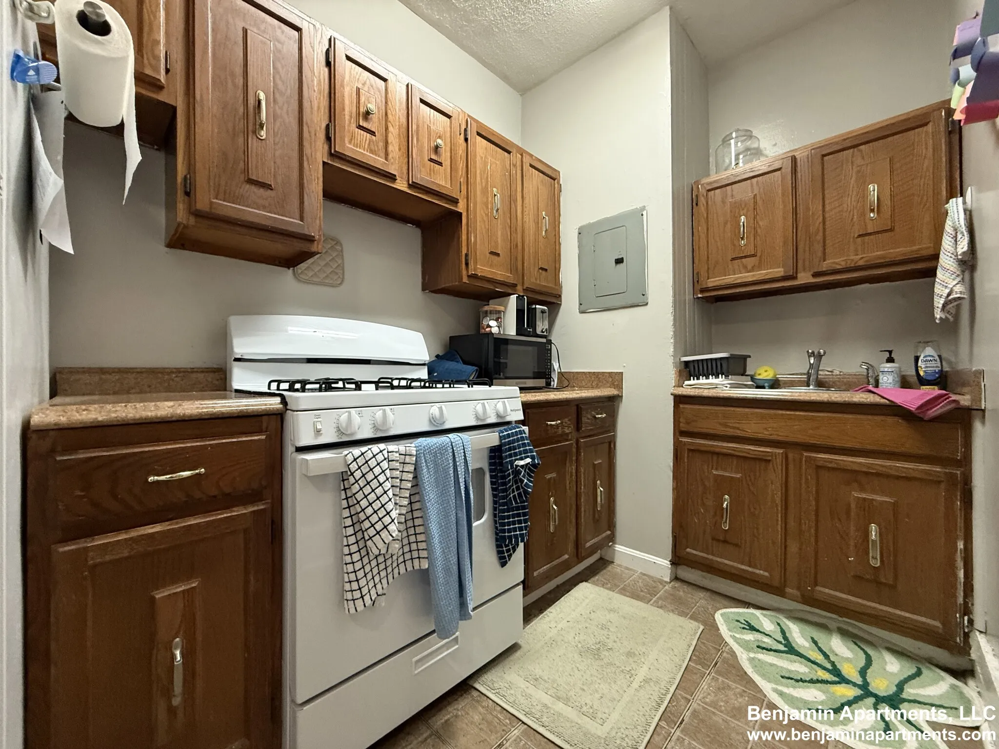 3 bed, 1 bath apartment for rent at 447 Park Dr Unit 2D, Fenway — photo 6 of 9