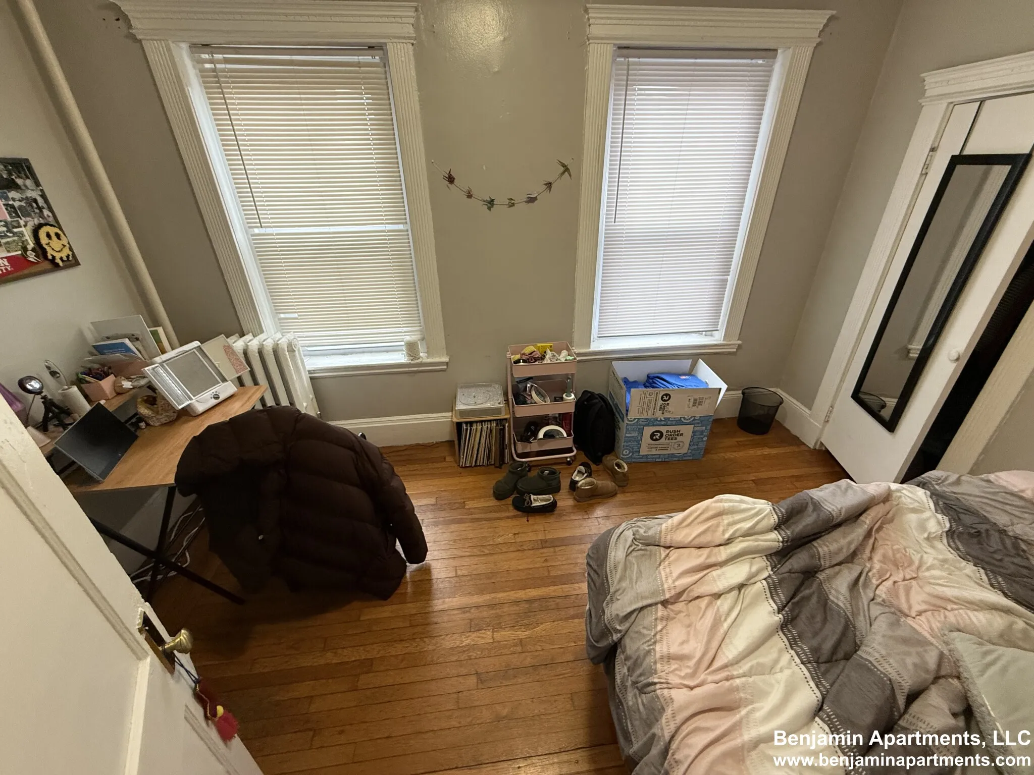 3 bed, 1 bath apartment for rent at 447 Park Dr Unit 2D, Fenway — photo 4 of 9
