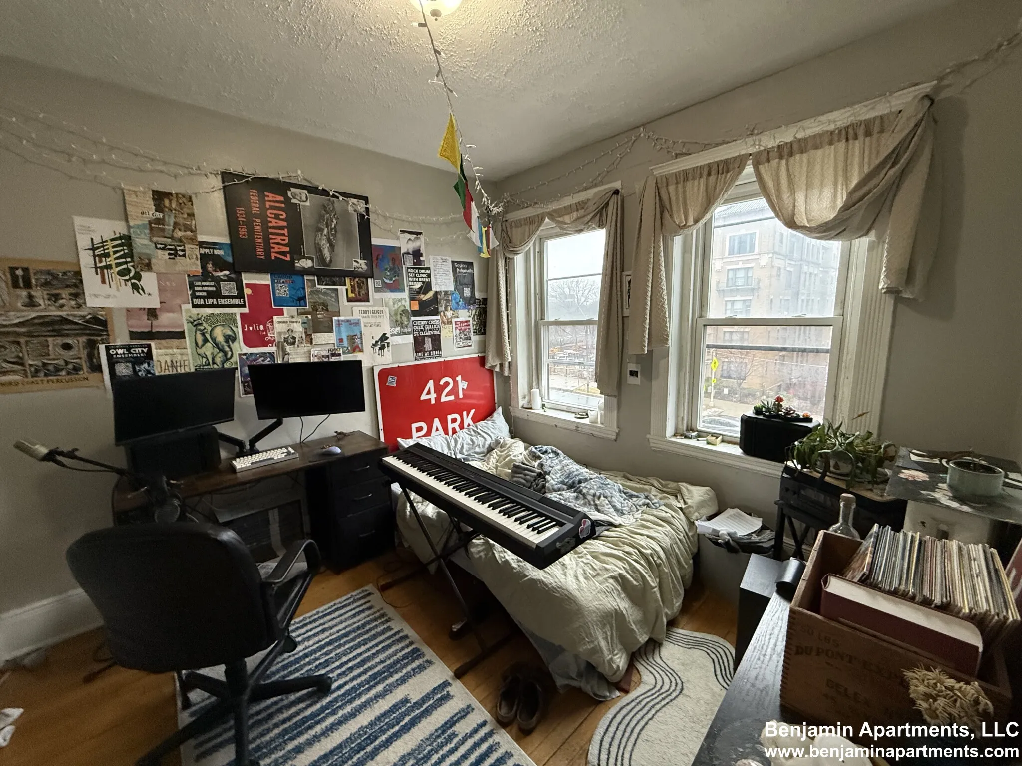3 bed, 1 bath apartment for rent at 447 Park Dr Unit 3A, Fenway — photo 3 of 11