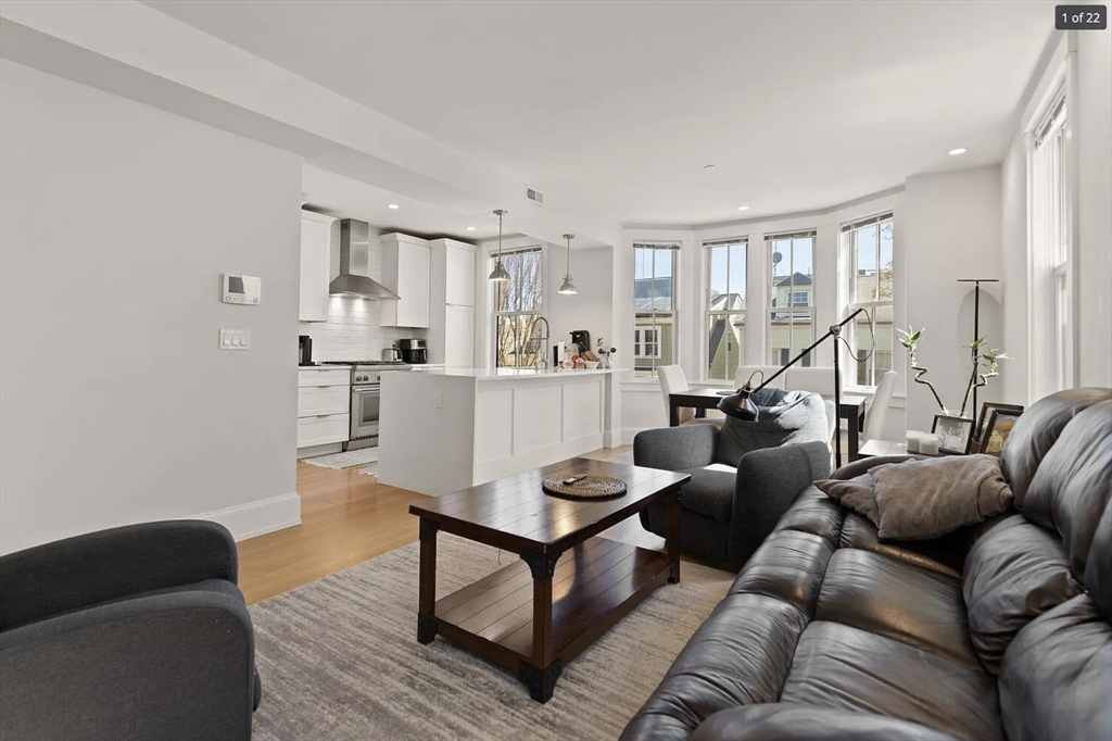 3 bed, 2 bath apartment for rent at 447 W 4th St Unit 2, South Boston — photo 5 of 22