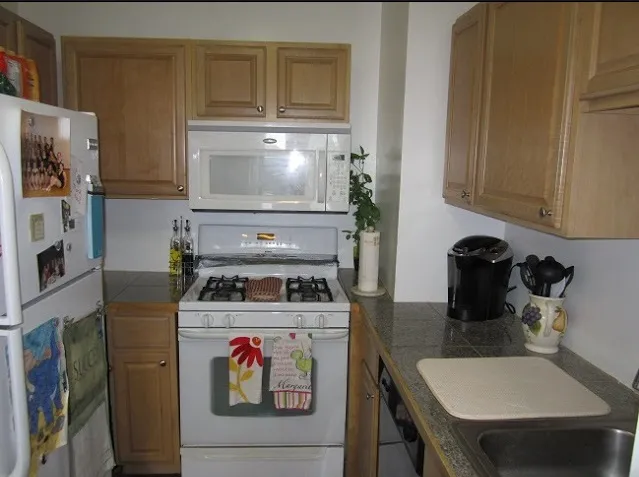 3 bed, 1 bath apartment for rent at 448 Park Dr Unit 10, Fenway — photo 50 of 84