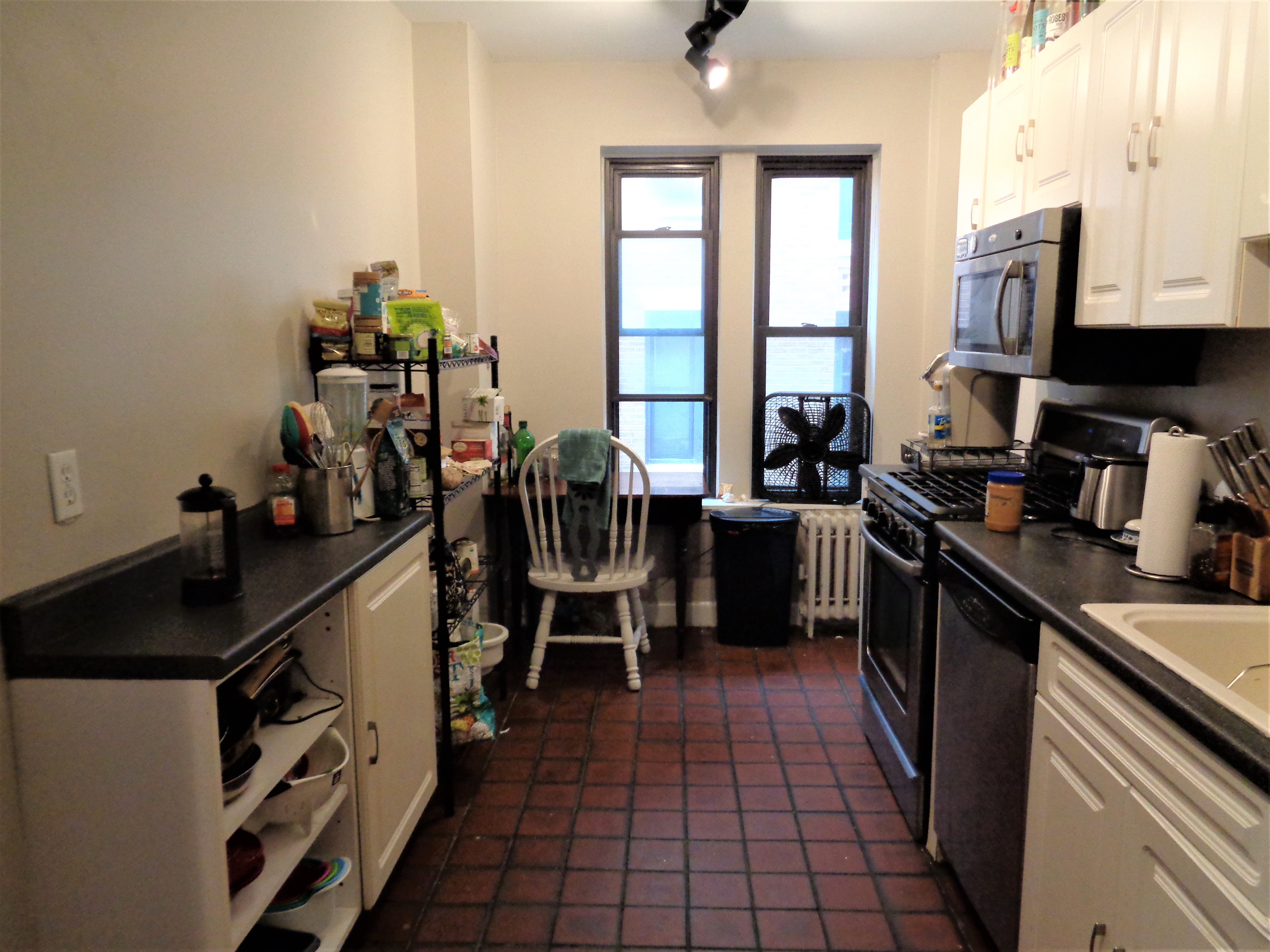 3 bed, 1 bath apartment for rent at 448 Park Dr Unit 11, Fenway — photo 2 of 9