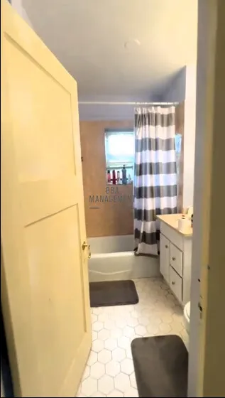 3 bed, 1 bath apartment for rent at 448 Park Dr Unit 13, Fenway — photo 10 of 42