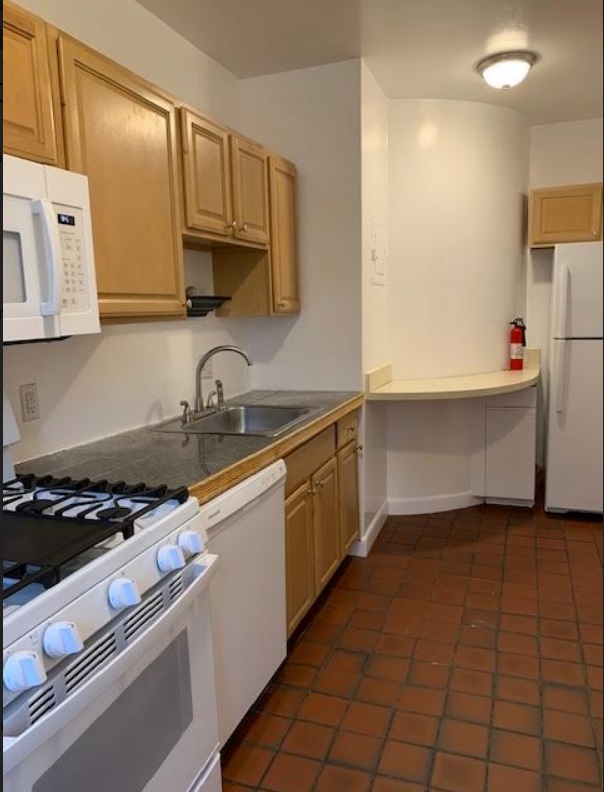 3 bed, 1 bath apartment for rent at 448 Park Dr Unit 19A, Fenway — photo 15 of 46
