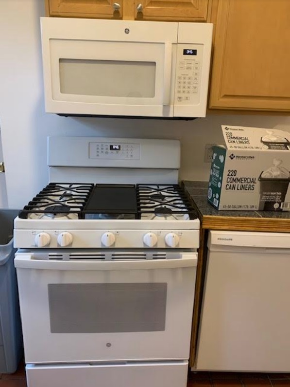 3 bed, 1 bath apartment for rent at 448 Park Dr Unit 19A, Fenway — photo 18 of 46