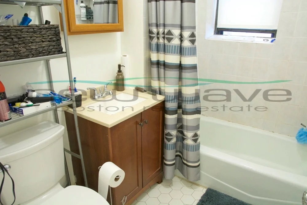 3 bed, 1 bath apartment for rent at 448 Park Dr Unit 2, Fenway — photo 11 of 11