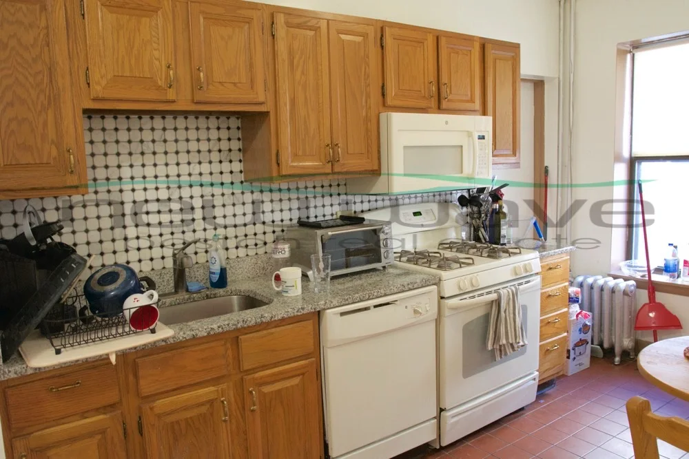 3 bed, 1 bath apartment for rent at 448 Park Dr Unit 2, Fenway — photo 3 of 11