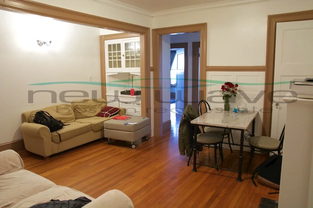 3 bed, 1 bath apartment for rent at 448 Park Dr Unit 2, Fenway — photo 2 of 11