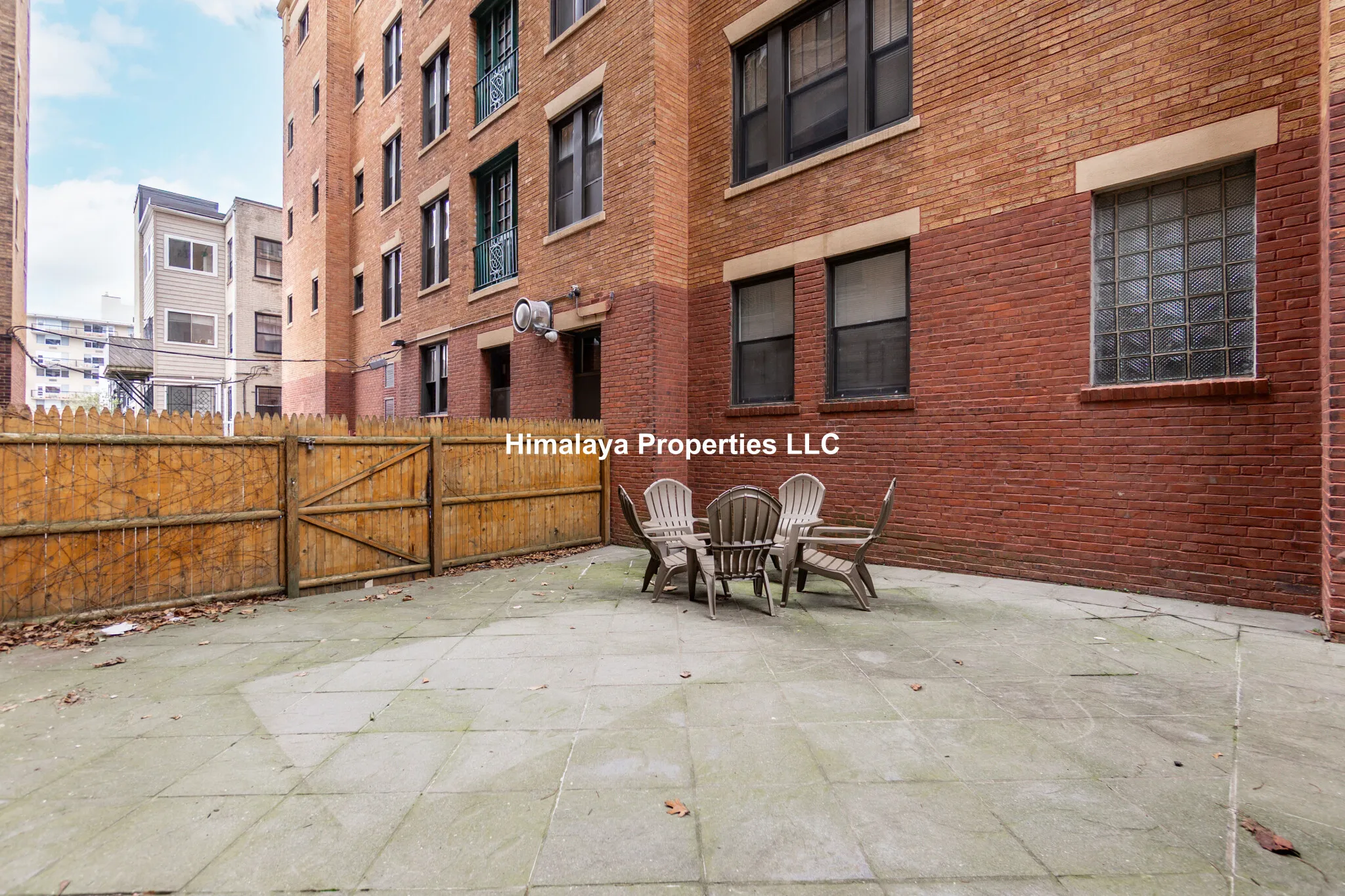 5 bed, 2 bath apartment for rent at 448 Park Dr Unit 4, Fenway — photo 28 of 34