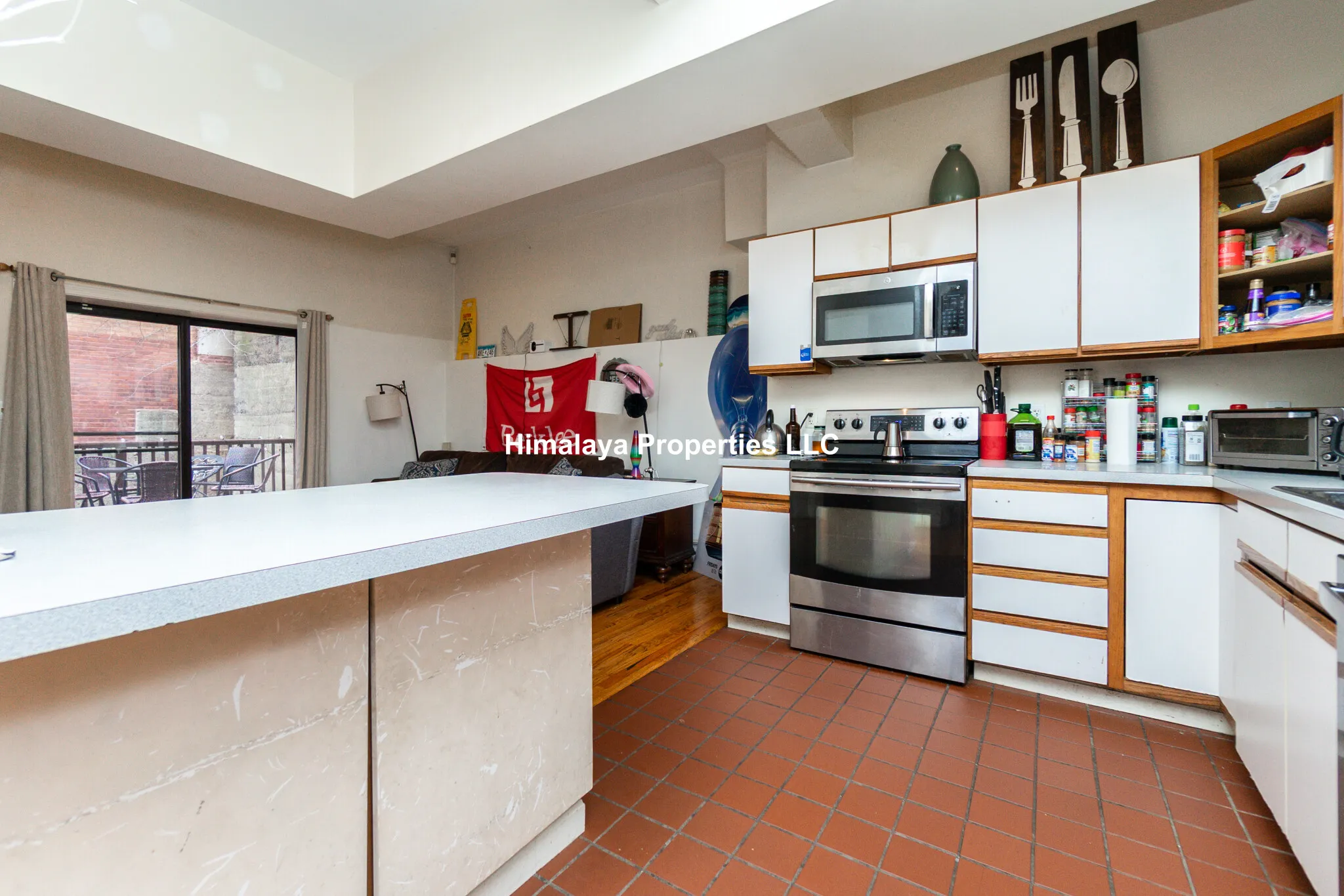 5 bed, 2 bath apartment for rent at 448 Park Dr Unit 4, Fenway — photo 4 of 34