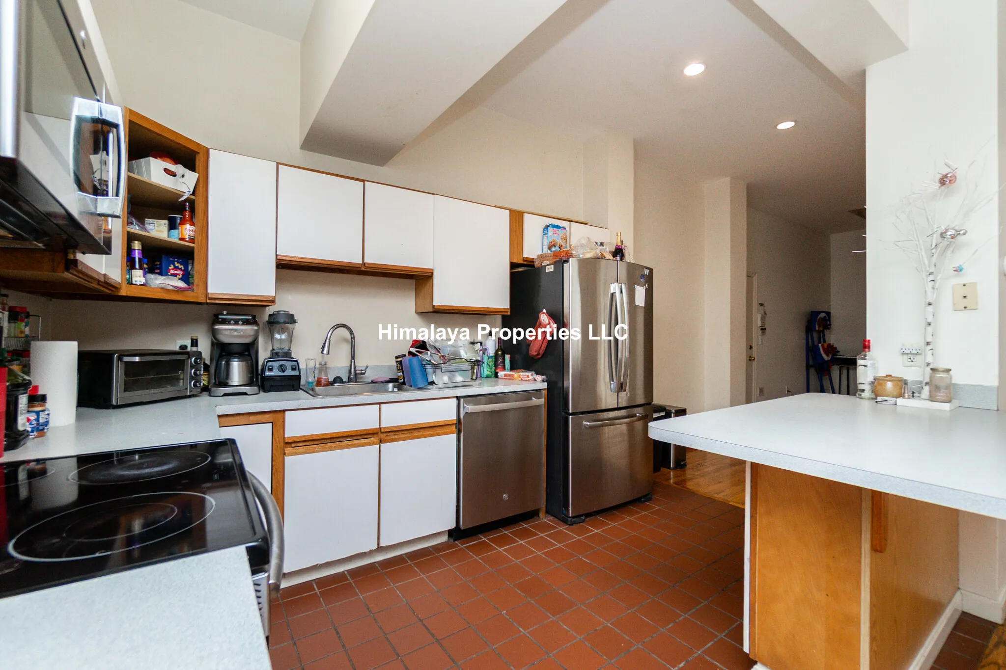 5 bed, 2 bath apartment for rent at 448 Park Dr Unit 4, Fenway — photo 5 of 34