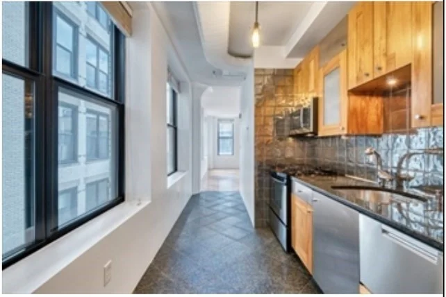 2 bed, 1 bath apartment for rent at 449-463 Washington Unit 7D, Midtown — photo 3 of 26