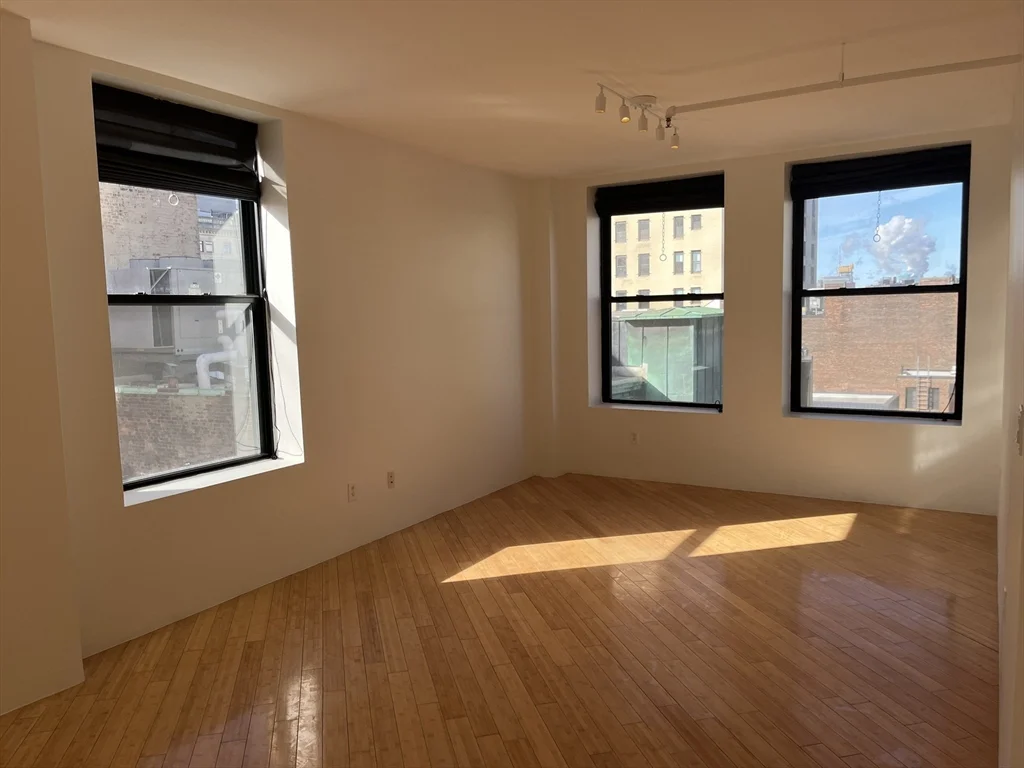 2 bed, 1 bath apartment for rent at 449-463 Washington Unit 7D, Midtown — photo 7 of 26