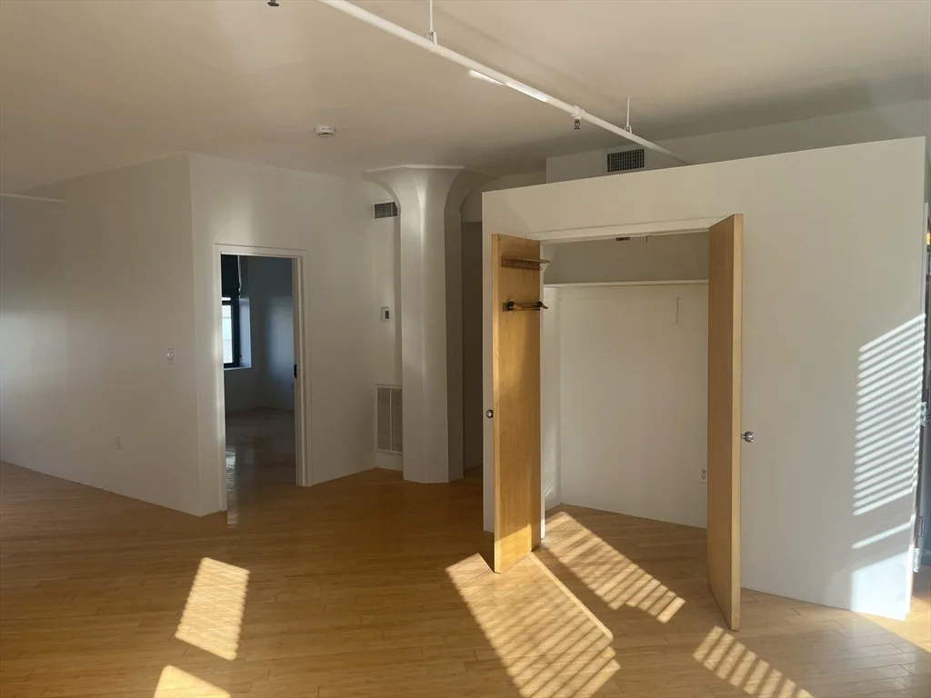 2 bed, 1 bath apartment for rent at 449-463 Washington Unit 7D, Midtown — photo 12 of 26