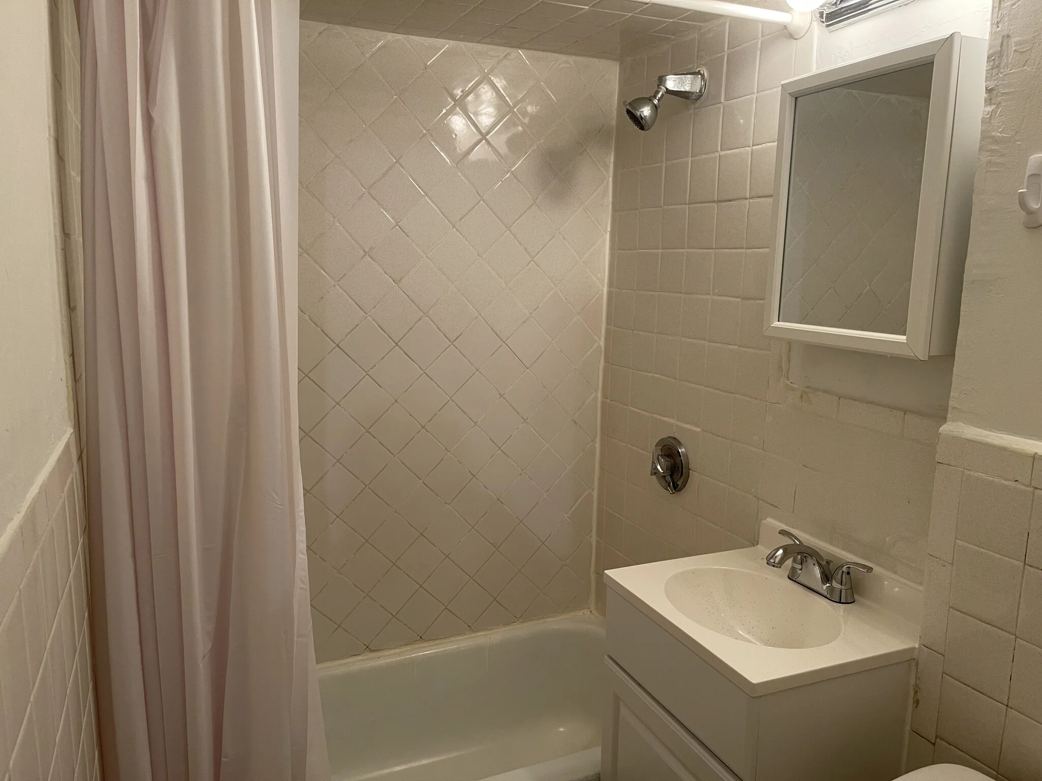 1 bed, 1 bath apartment for rent at 44A Joy St Unit 4, Beacon Hill — photo 13 of 14