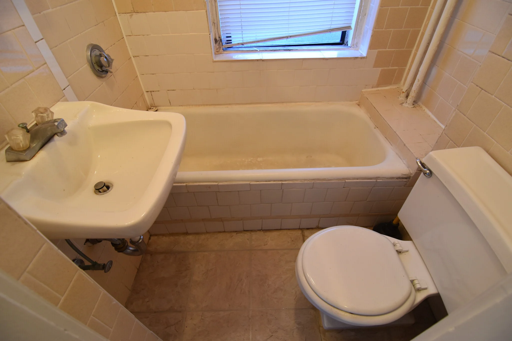 1 bed, 1 bath apartment for rent at 44A Joy St Unit 6, Beacon Hill — photo 9 of 10