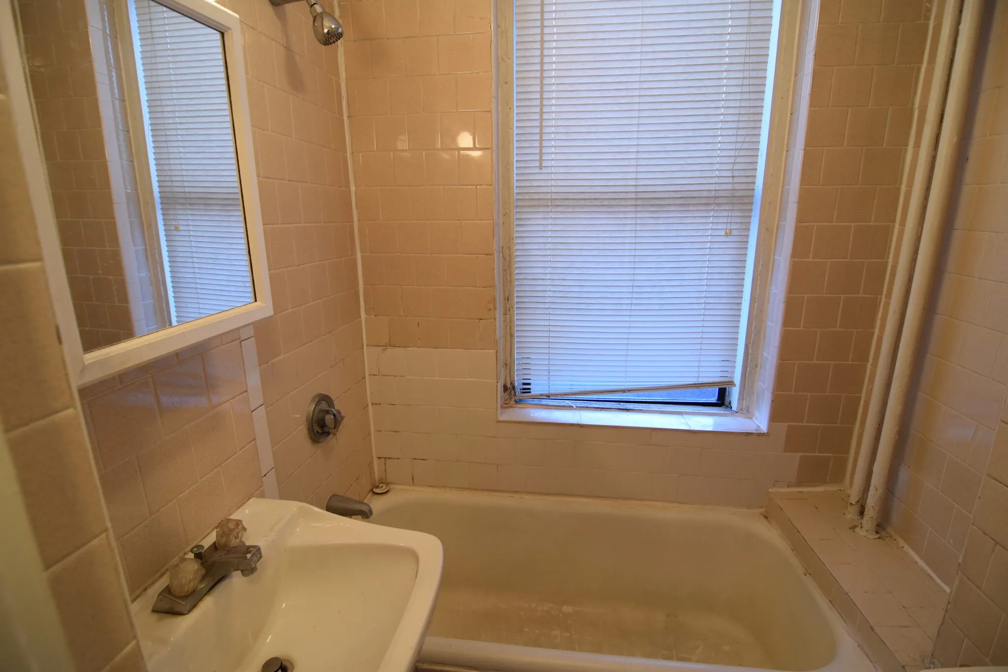 1 bed, 1 bath apartment for rent at 44A Joy St Unit 6, Beacon Hill — photo 8 of 10