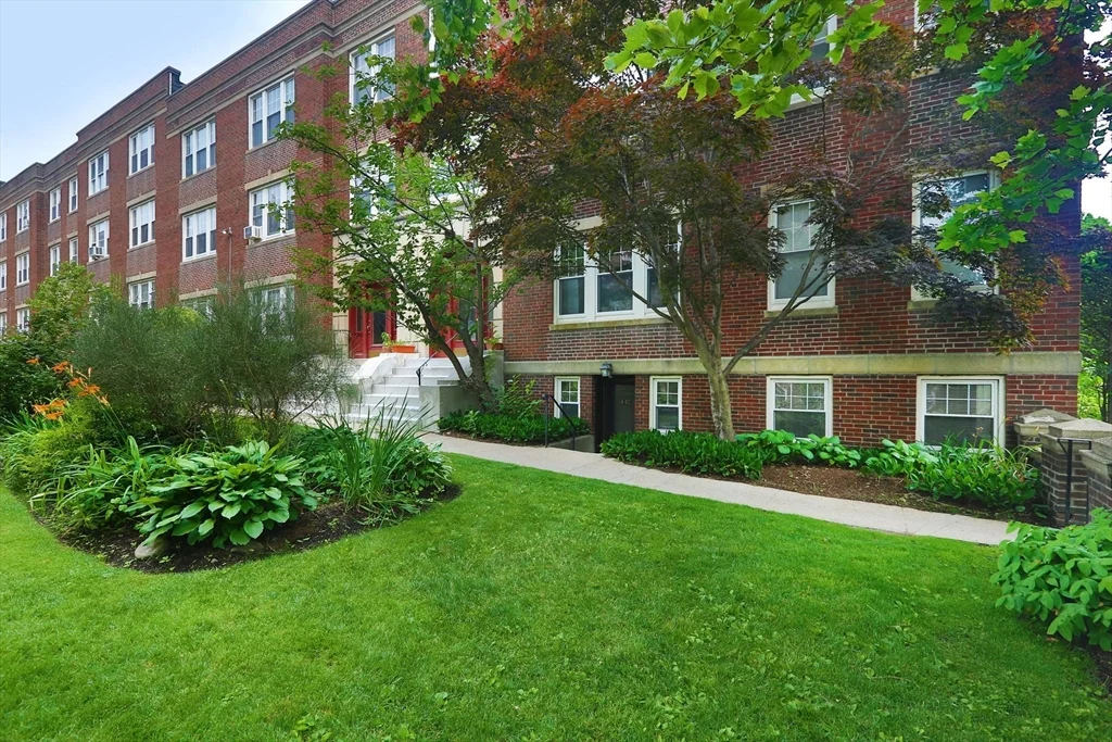 1 bed, 1 bath apartment for rent at 44A Saint Paul St Unit B, Coolidge Corner