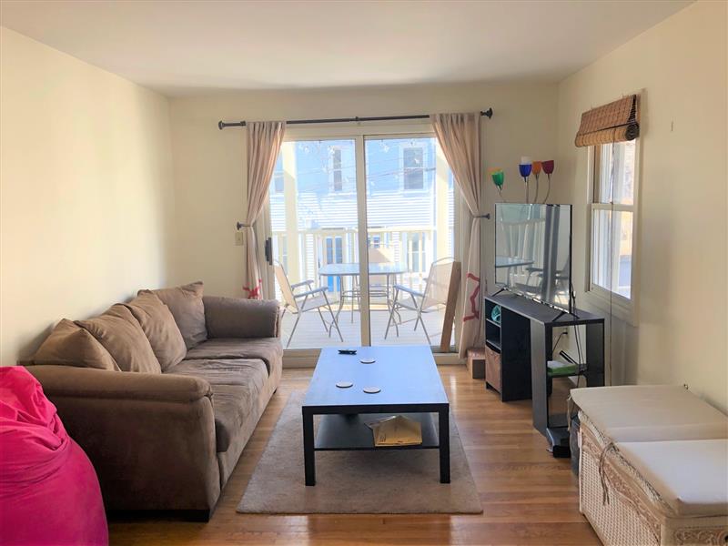 3 bed, 2 bath apartment for rent at 44A Union St Unit 1, Wellington-Harrington — photo 13 of 22