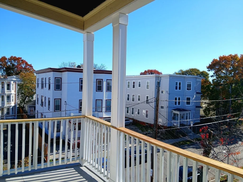 4 bed, 1 bath apartment for rent at 44B Park St Unit 3, Lynn — photo 9 of 9