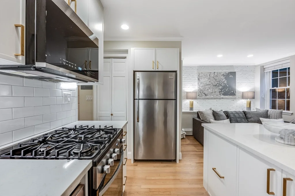 1 bed, 1 bath apartment for rent at 45 1/2 Garden St Unit 45H, Beacon Hill — photo 5 of 24