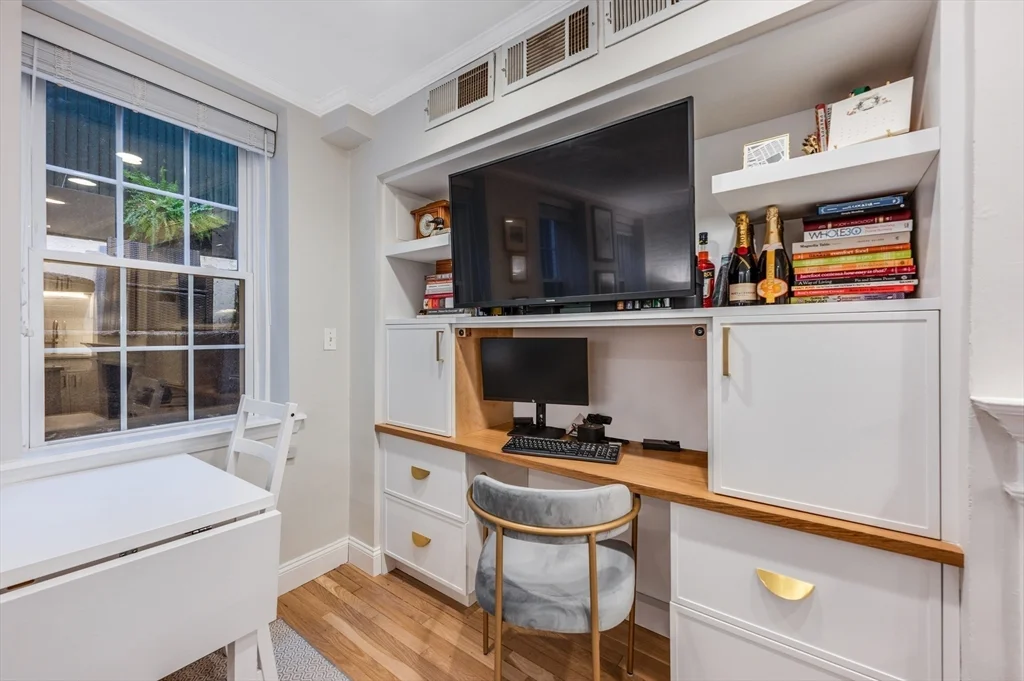1 bed, 1 bath apartment for rent at 45 1/2 Garden St Unit 45H, Beacon Hill — photo 12 of 24
