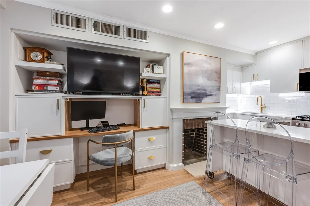 1 bed, 1 bath apartment for rent at 45 1/2 Garden St Unit 45H, Beacon Hill — photo 11 of 24