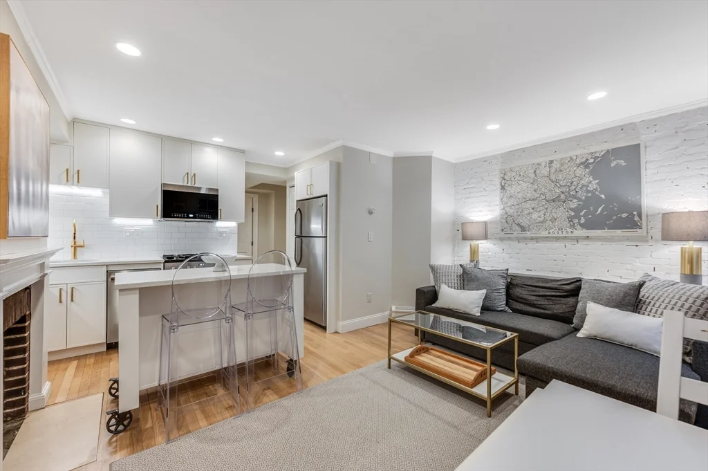 1 bed, 1 bath apartment for rent at 45 1/2 Garden St Unit 45H, Beacon Hill — photo 6 of 24