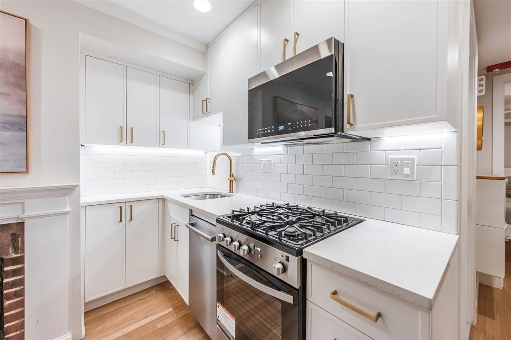 1 bed, 1 bath apartment for rent at 45 1/2 Garden St Unit 45H, Beacon Hill — photo 3 of 24
