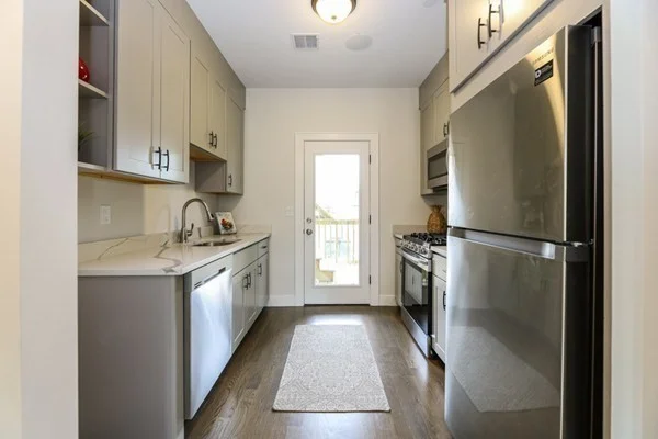 2 bed, 1 bath apartment for rent at 45-47 Clement Ave Unit 3, West Roxbury — photo 11 of 39