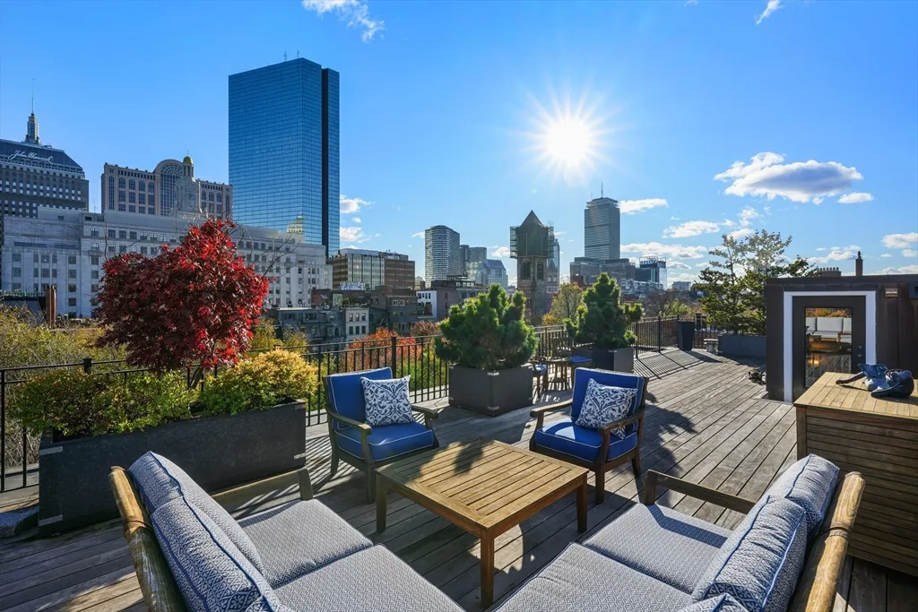 2 bed, 2 bath apartment for rent at 45-47 Commonwealth Ave Unit 5, Back Bay