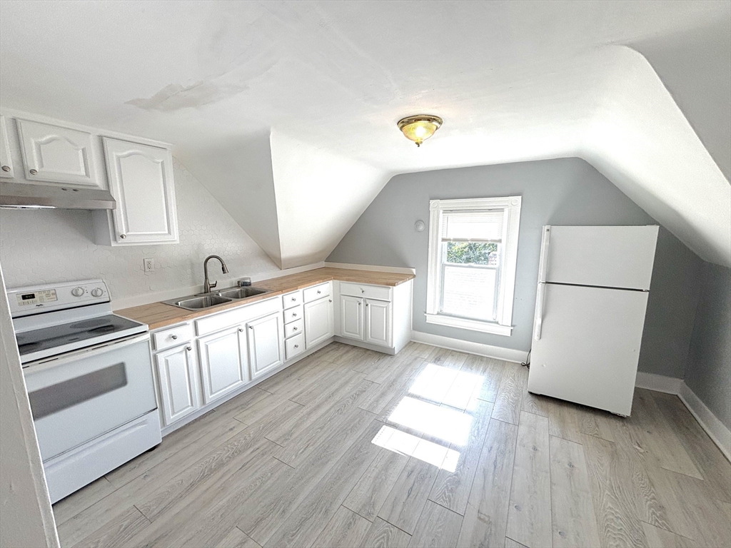 2 bed, 1 bath apartment for rent at 45-47 Ranney St Unit 47B, Springfield — photo 2 of 9